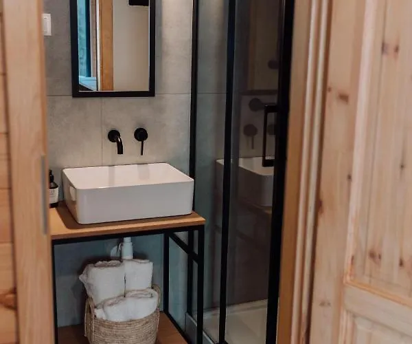 Na Skraju Gaju Dom wakacyjny *